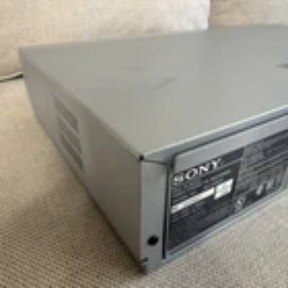 Sony SLV-D261P DVD VCR Player Combo Tape Recorder Tested Working No Remote - Picture 2 of 12